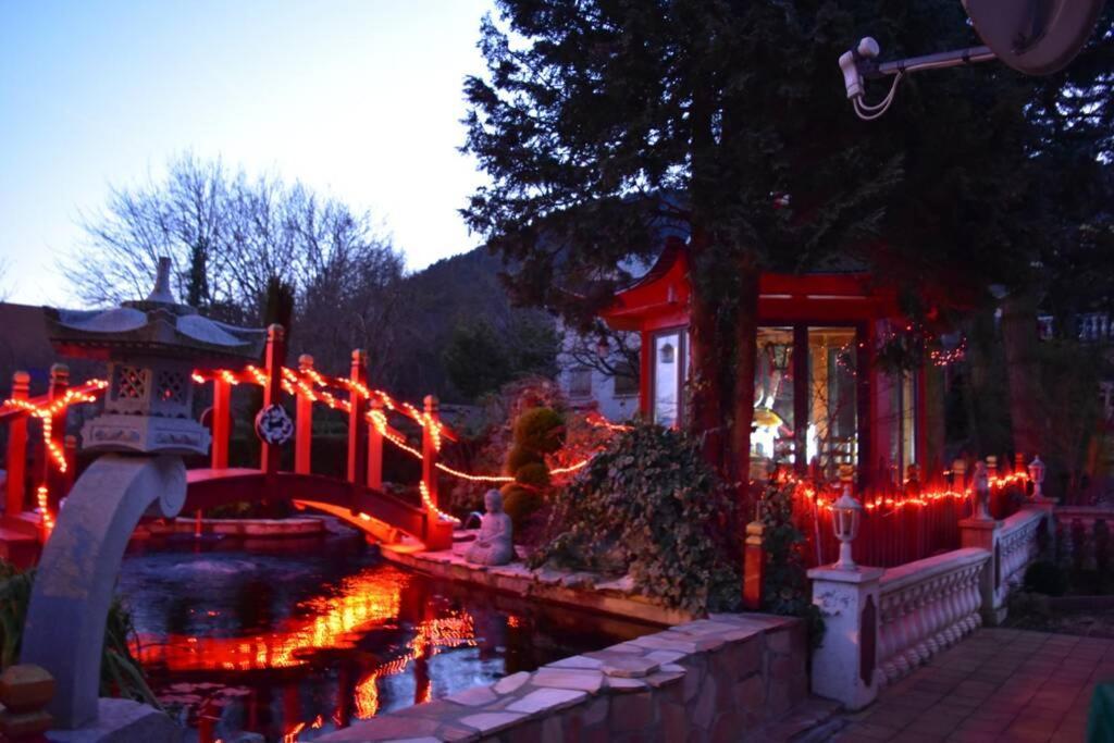 Gite Au Printemps Japonais, Petit Train De La Mure, Parc Des Ecrins Pierre-Chatel Kültér fotó