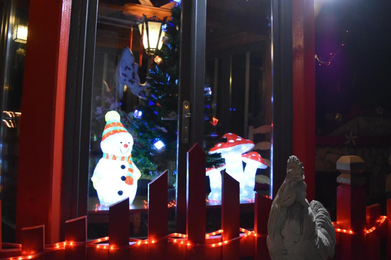 Gite Au Printemps Japonais, Petit Train De La Mure, Parc Des Ecrins Pierre-Chatel Kültér fotó