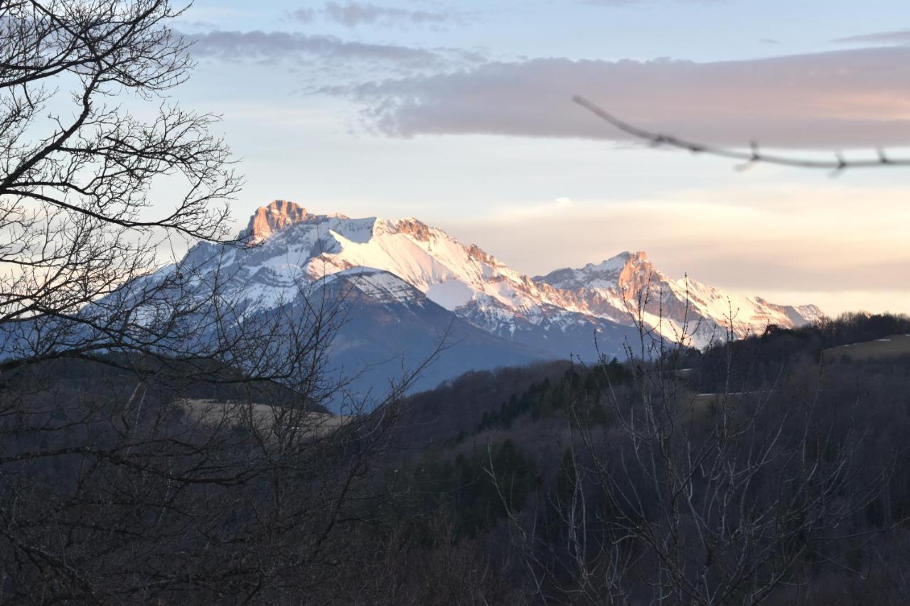 Gite Au Printemps Japonais, Petit Train De La Mure, Parc Des Ecrins Pierre-Chatel Kültér fotó