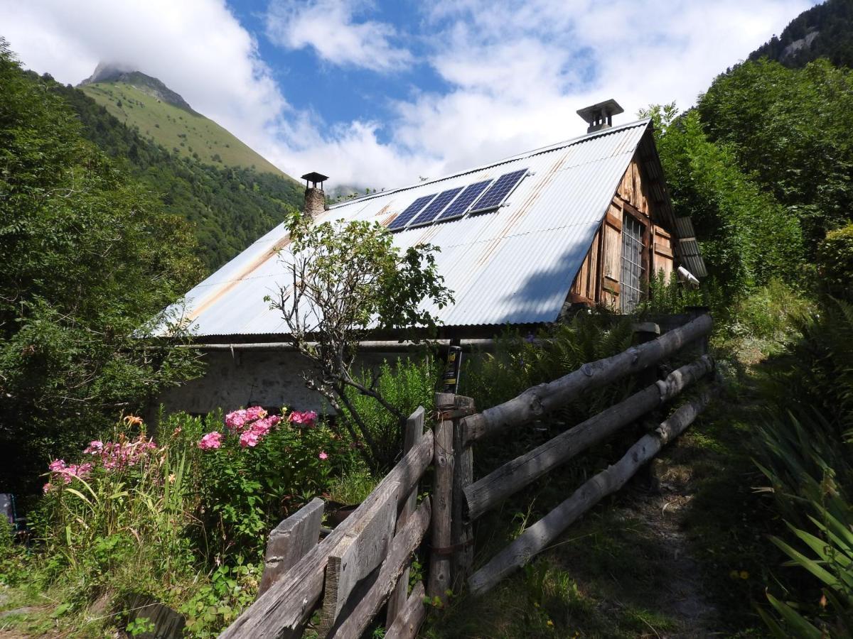 Gite Au Printemps Japonais, Petit Train De La Mure, Parc Des Ecrins Pierre-Chatel Kültér fotó